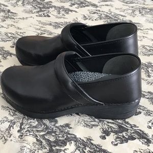 Women’s Dansko XP20 clogs. Size 40 (women’s 9.5)